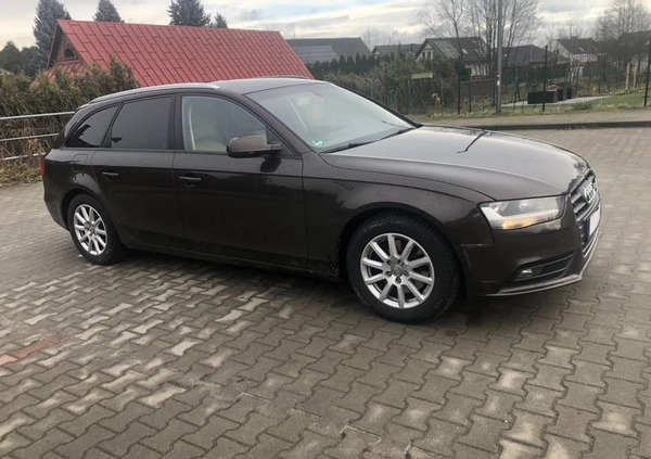 Audi A4 cena 34900 przebieg: 264000, rok produkcji 2012 z Wielichowo małe 436